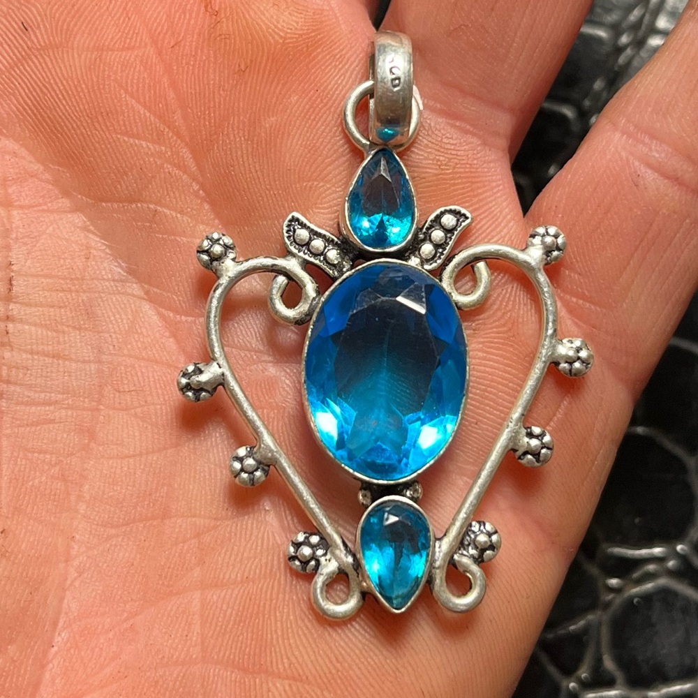 Sterling silver and aquamarine pendant